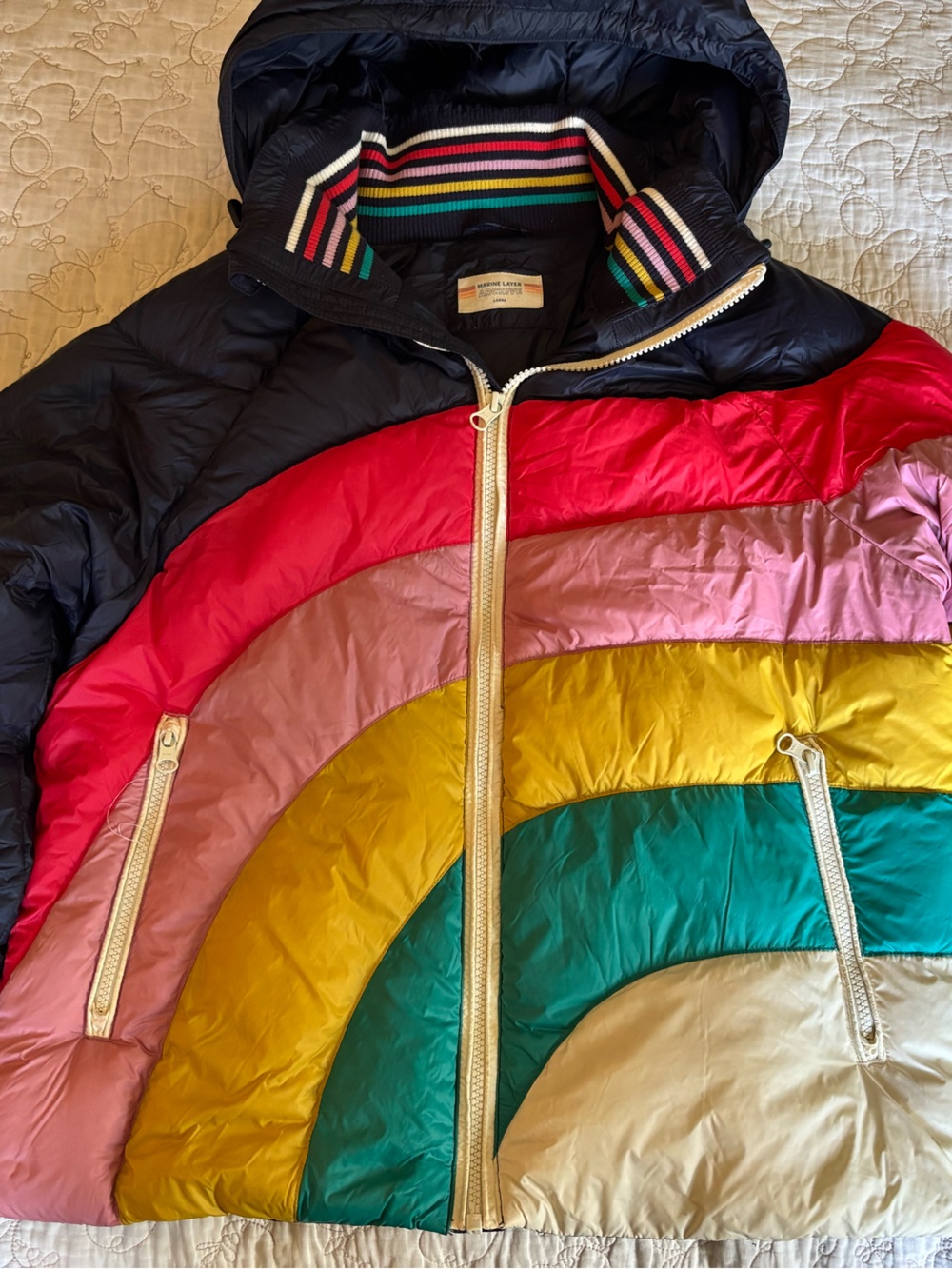 Marine Layer Archive Apres Puffer Coat, Navy Rainbow Wave, Large